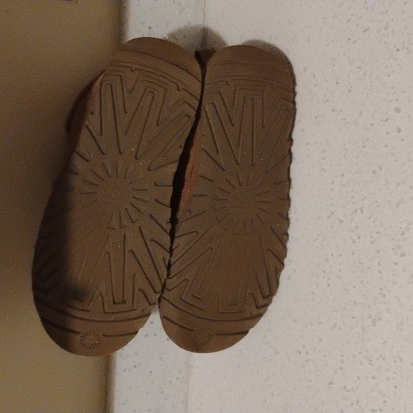 UGG Neumel Size 7 Men - Picture 5 of 6